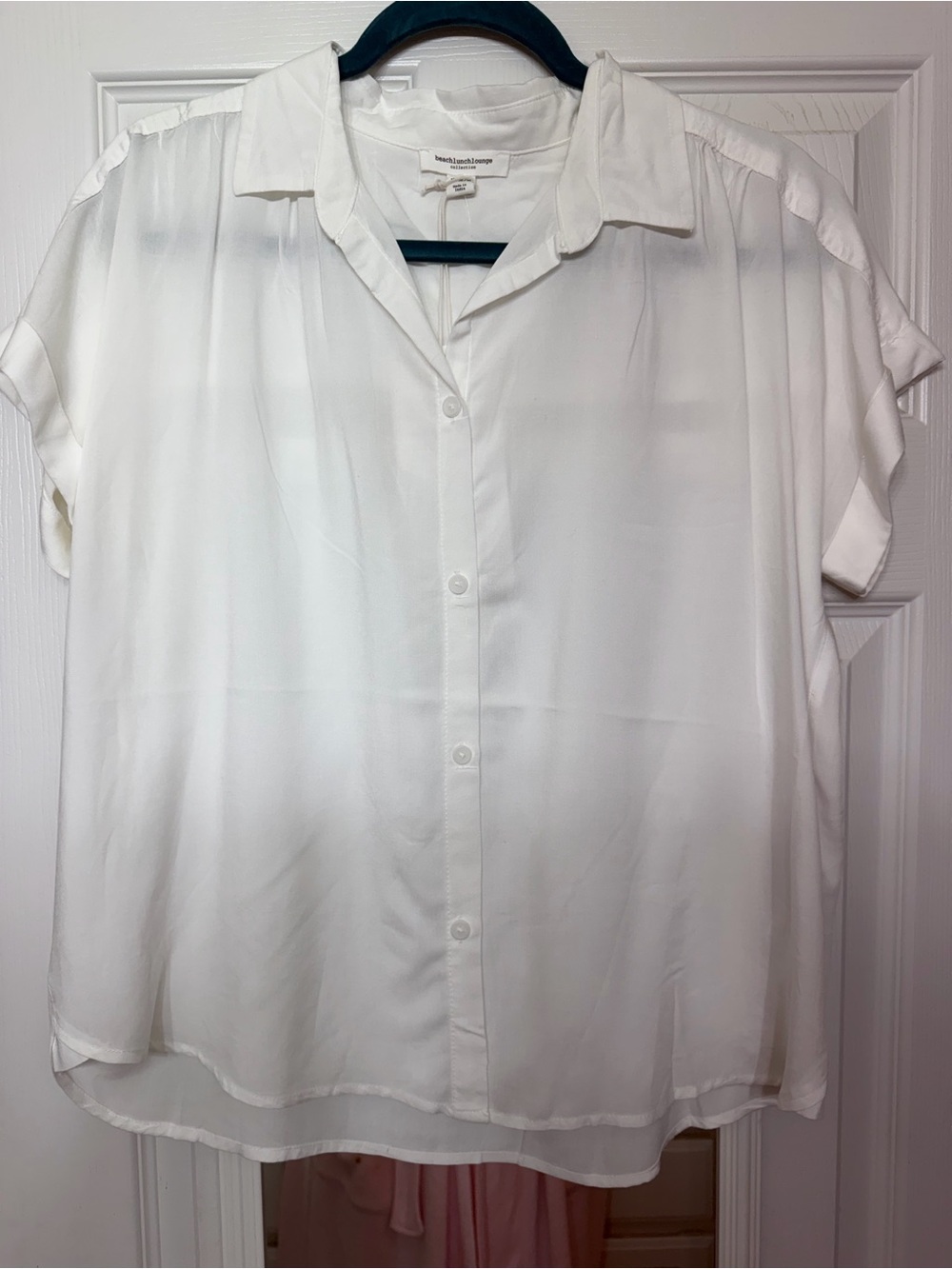 beachlunchlounge White Short-Sleeve Casual Button-Down Shirt NWT